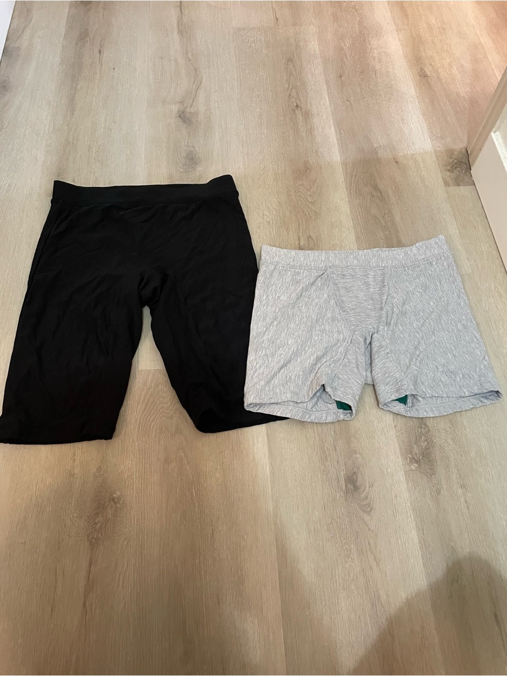 Huha Basic Women's Bike Shorts - Black and Light Gray